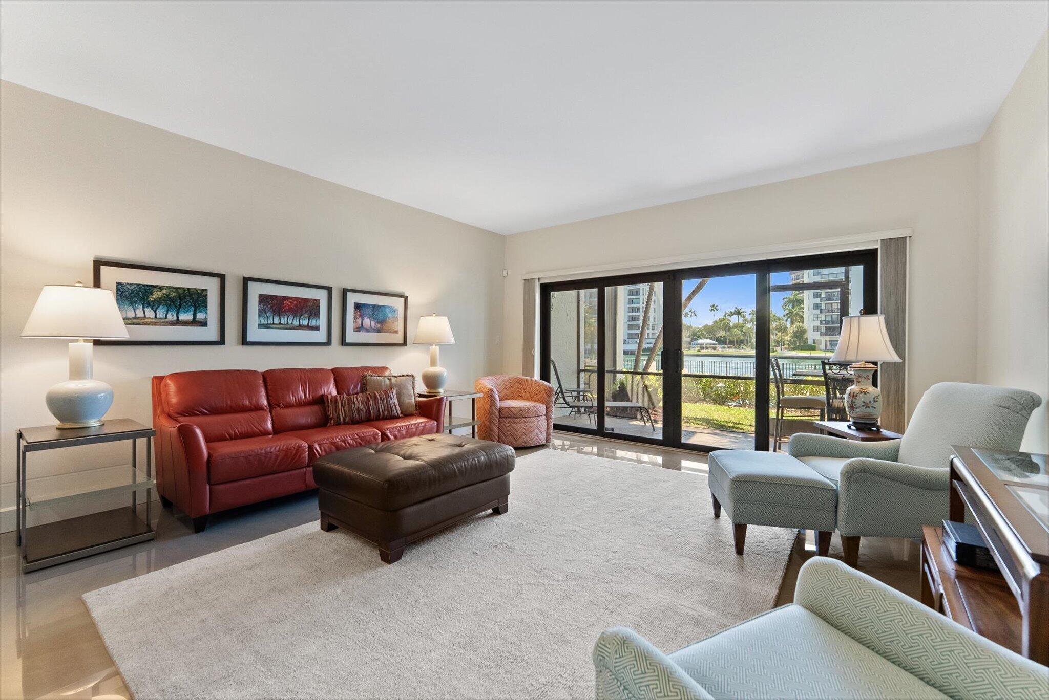 1301 N Riverside Drive 10