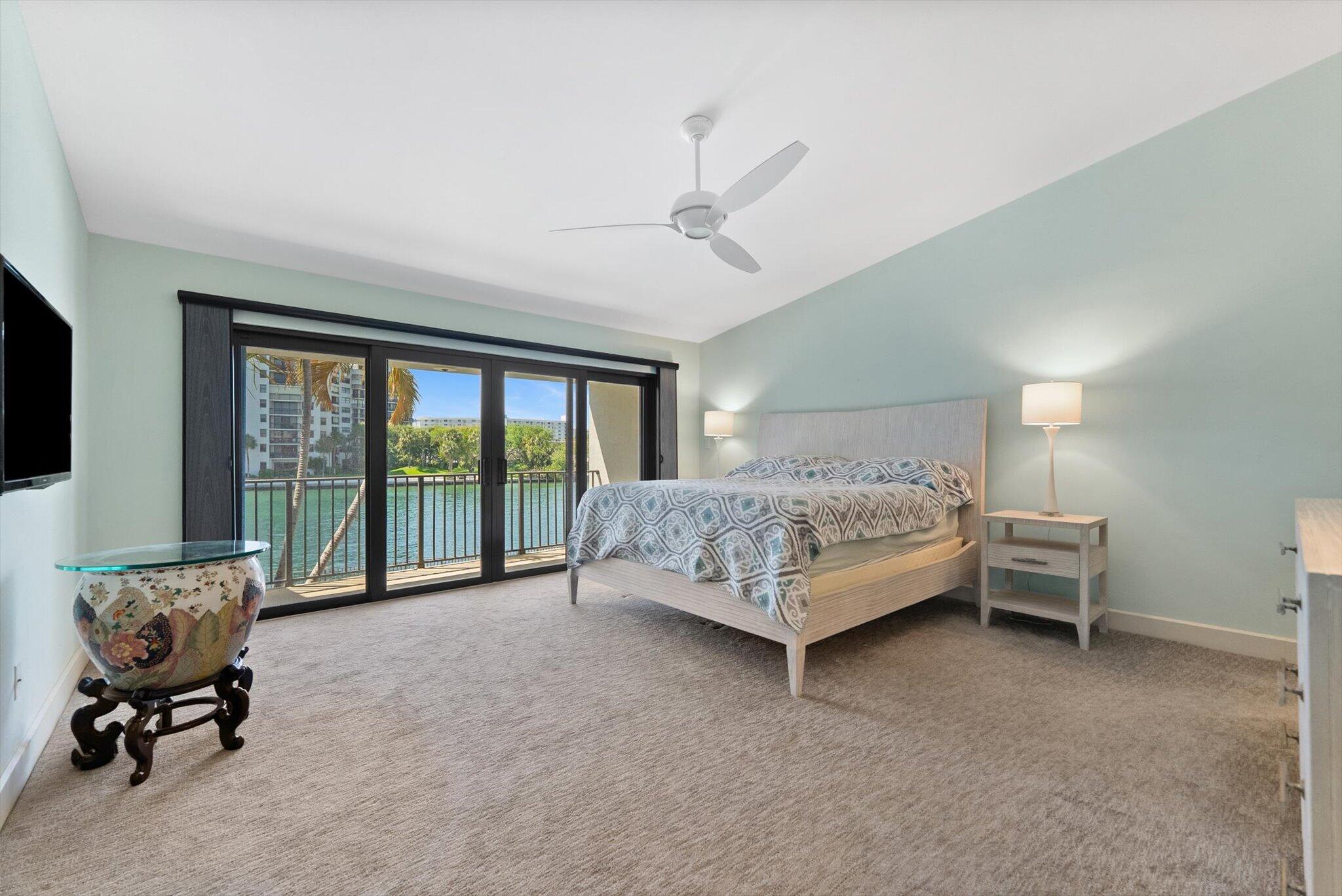 1301 N Riverside Drive 10