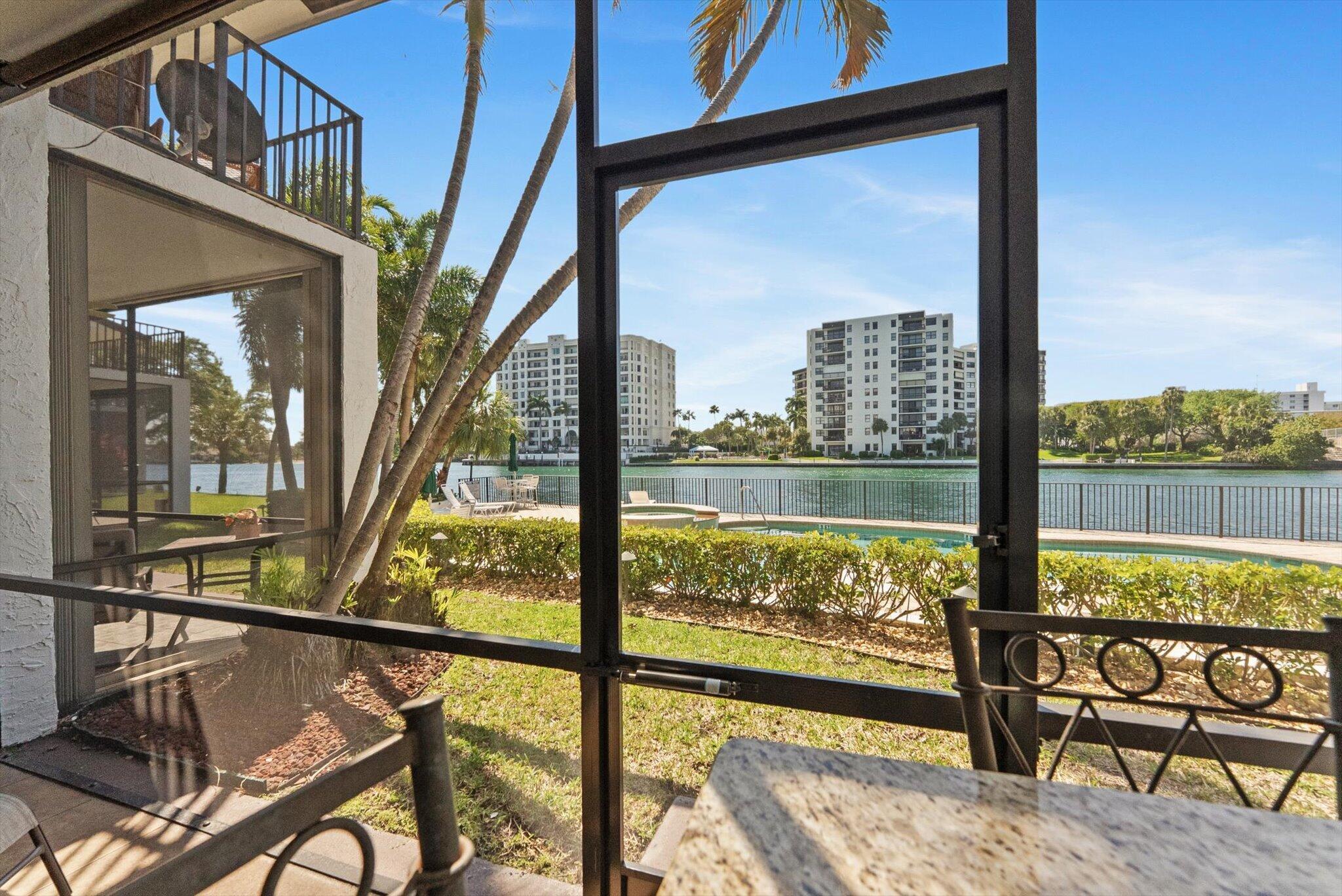 1301 N Riverside Drive 10