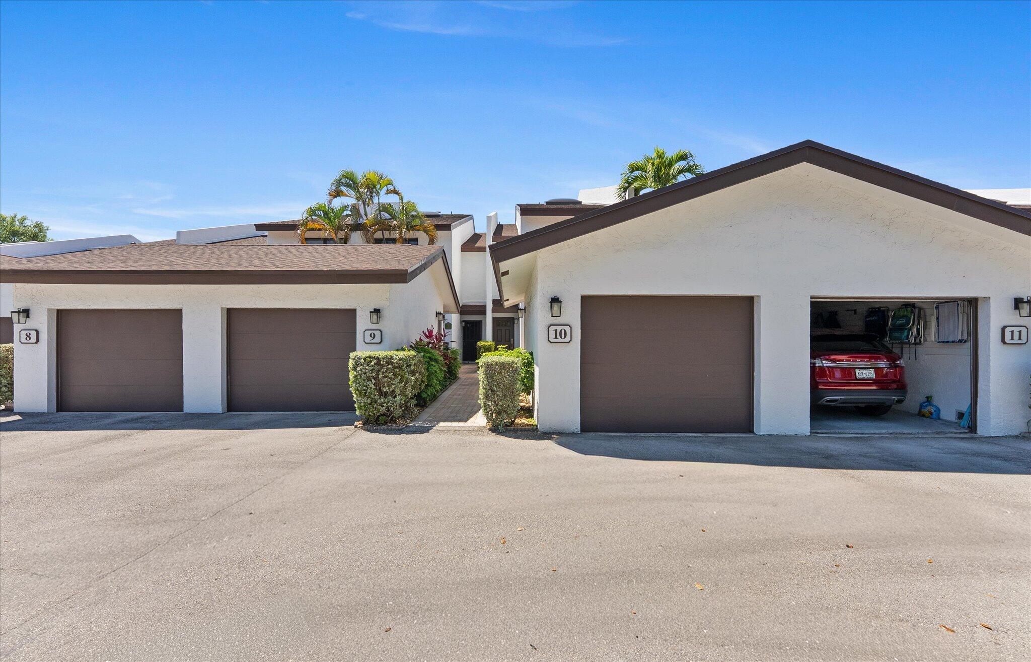 1301 N Riverside Drive 10