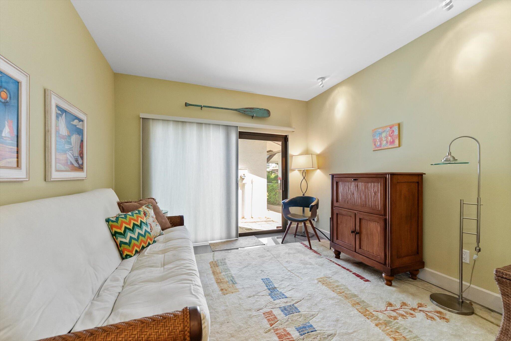 1301 N Riverside Drive 10