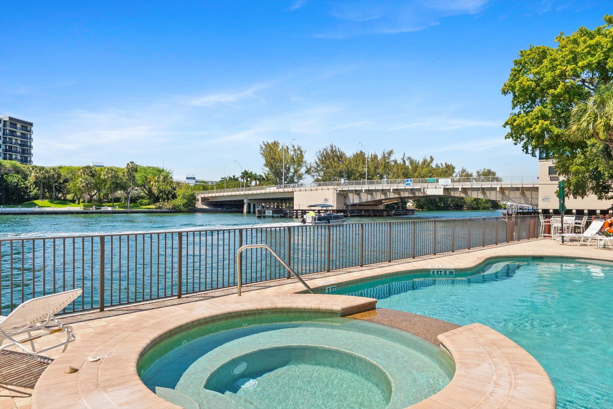 1301 N Riverside Drive 10