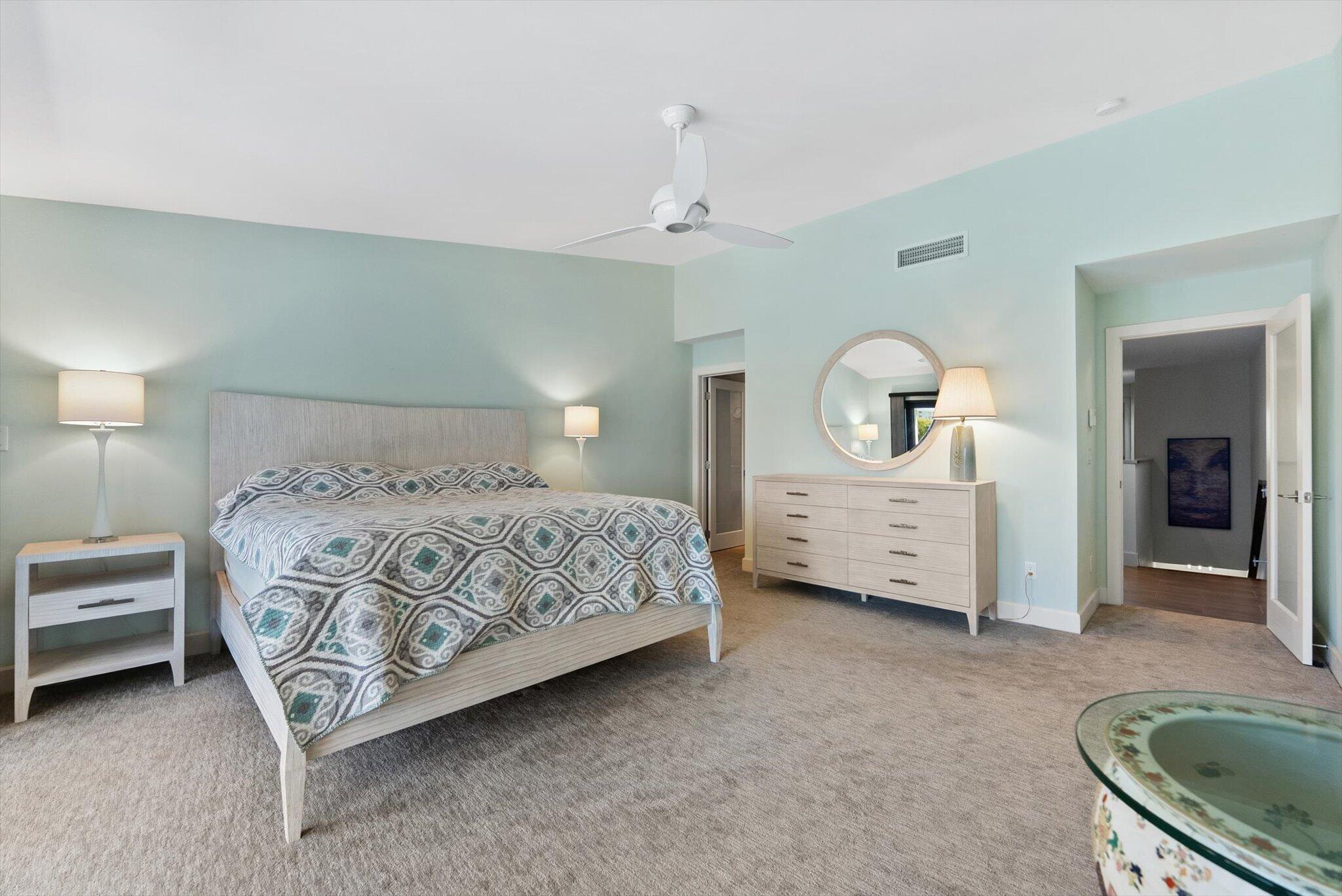 1301 N Riverside Drive 10