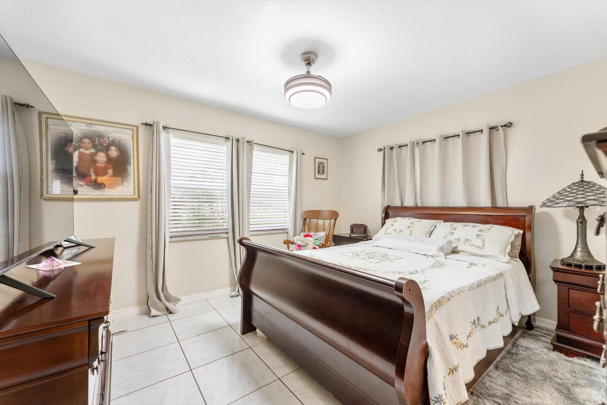 5713 NW 84th Terrace