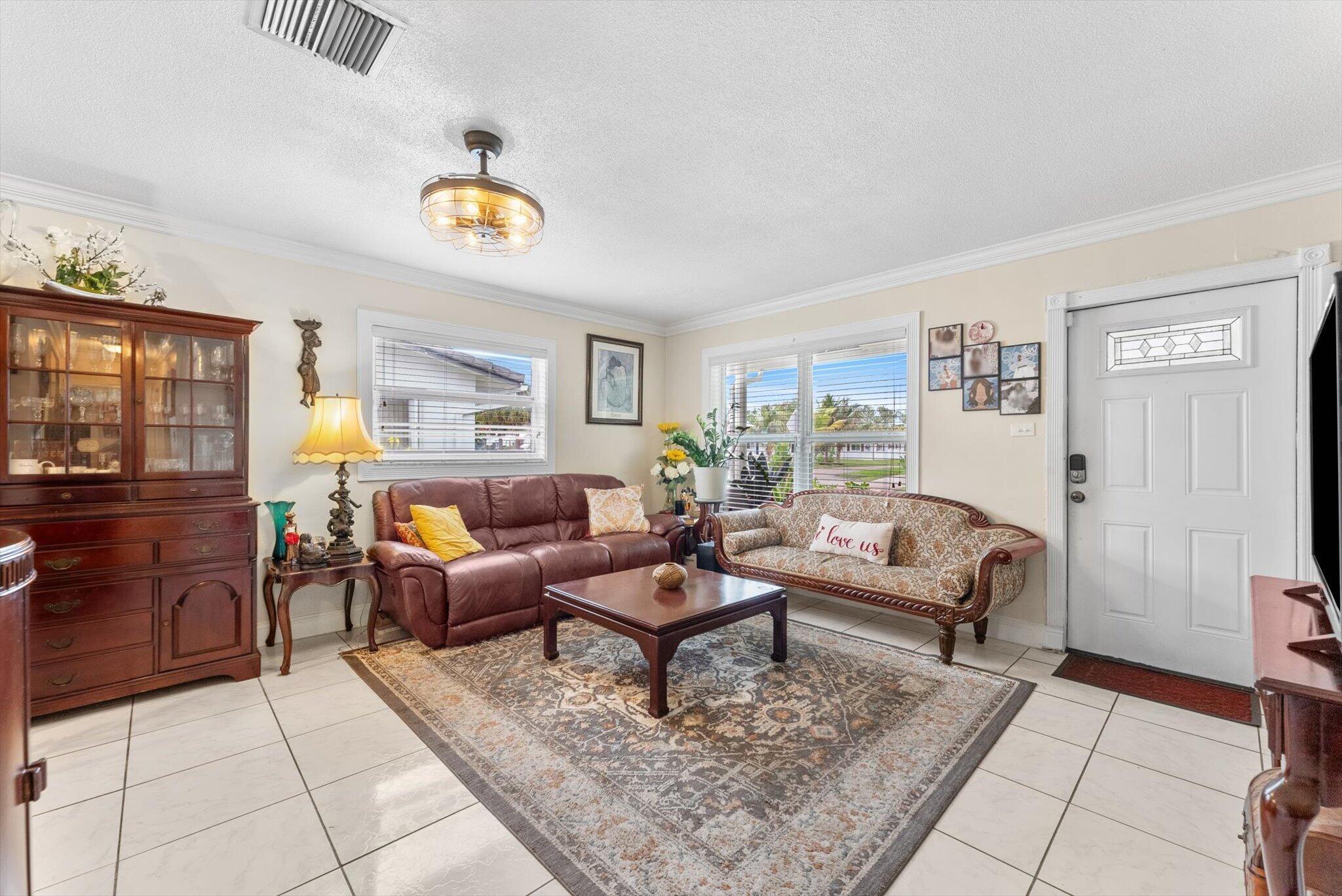 5713 NW 84th Terrace