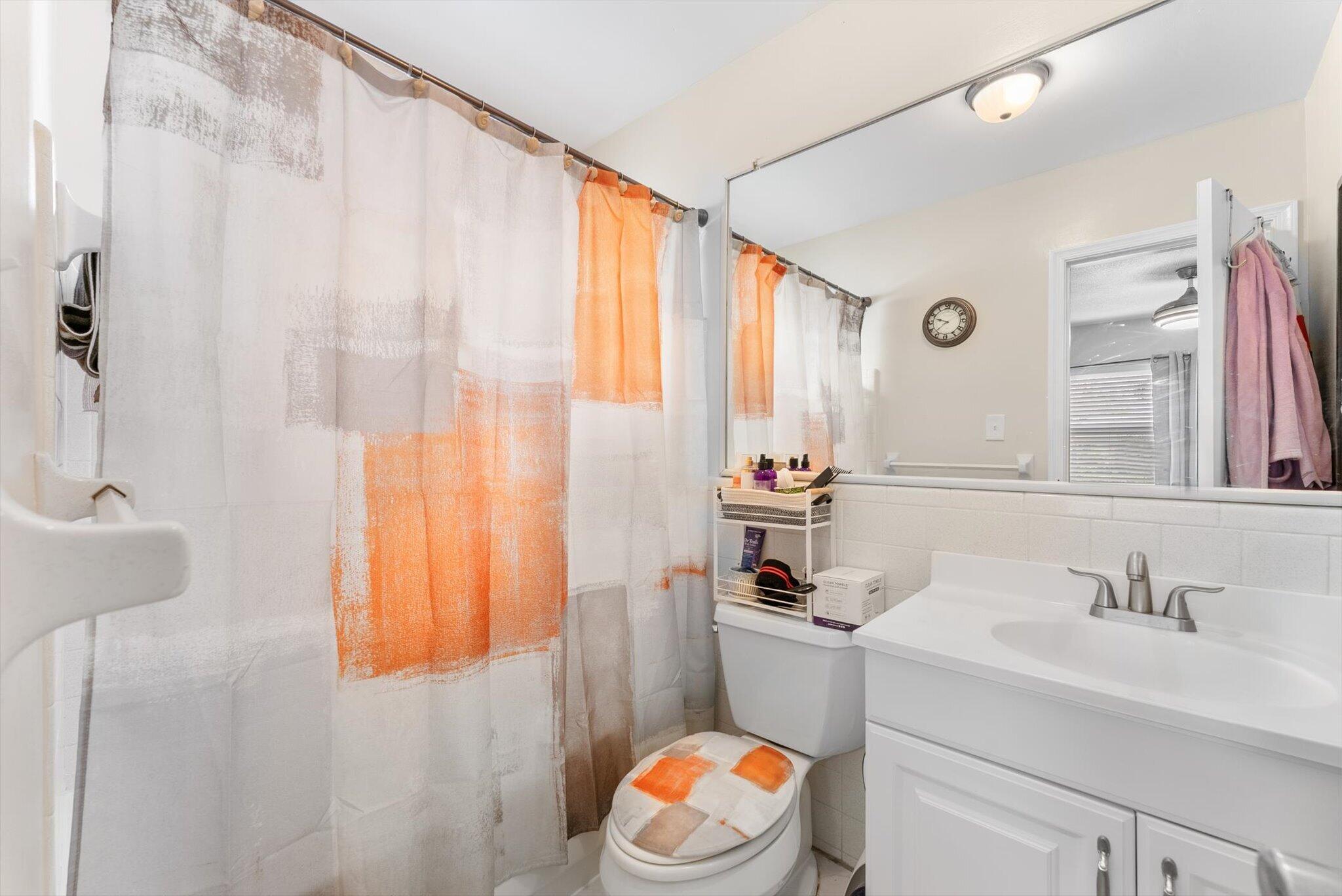 5713 NW 84th Terrace