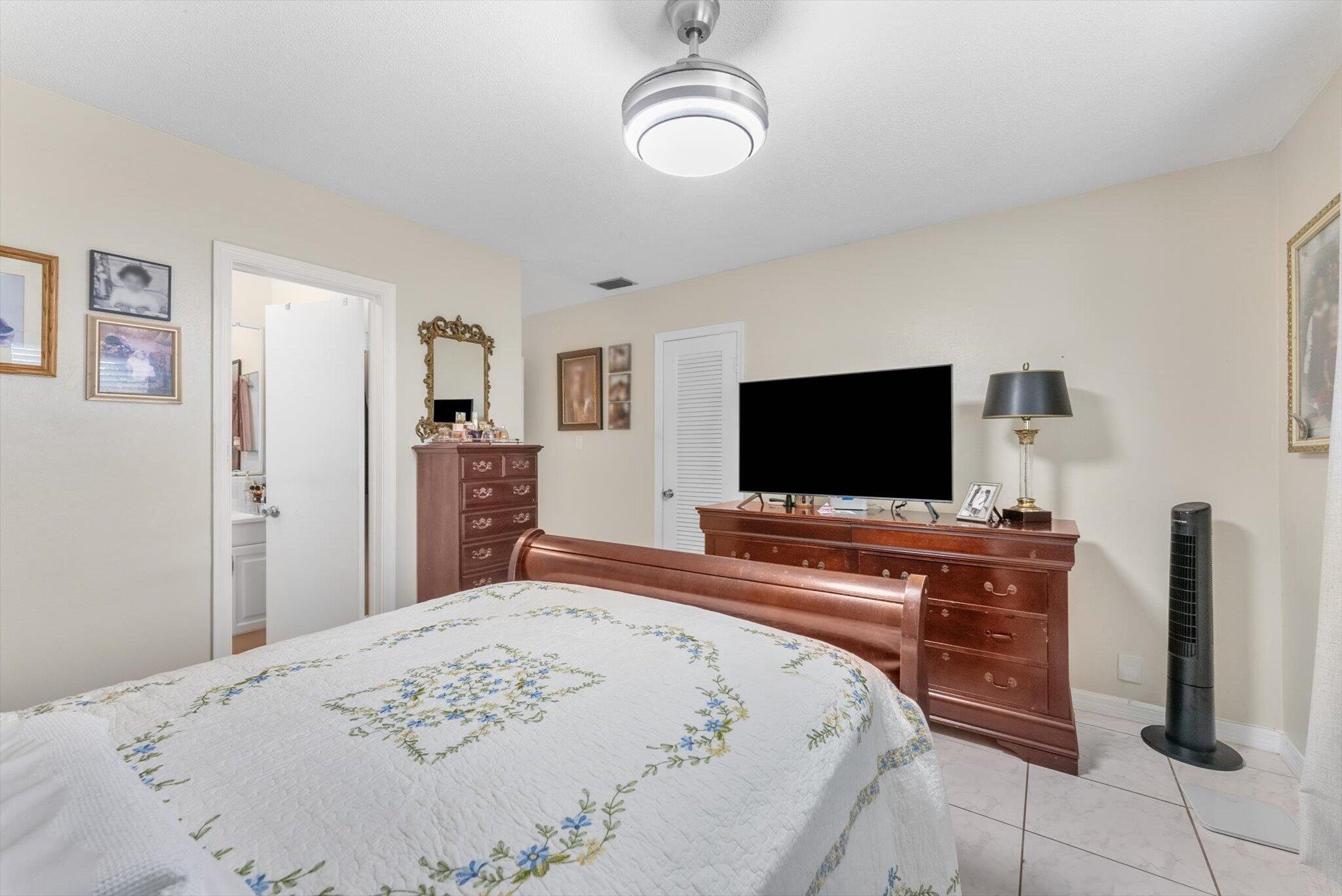 5713 NW 84th Terrace