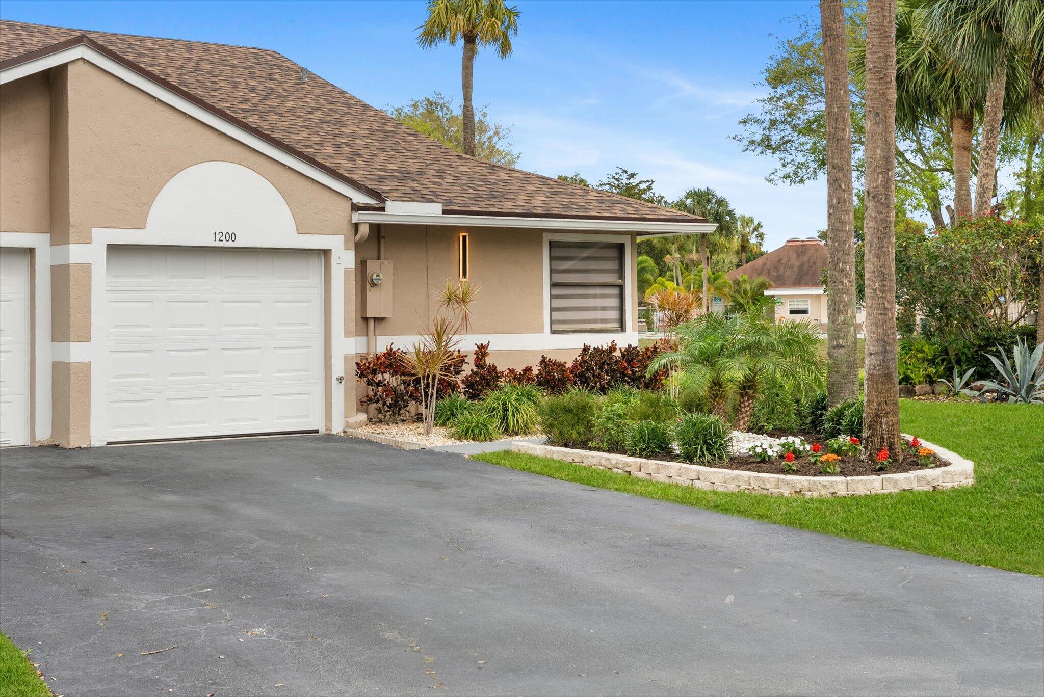 1200 W Lakes Drive