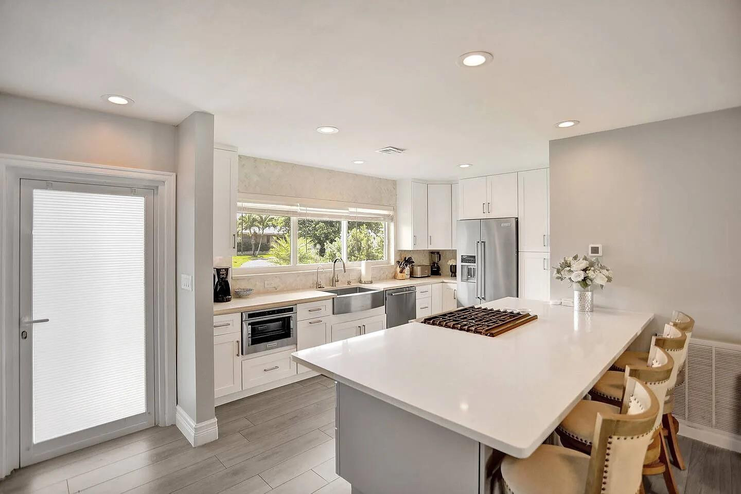 604 NE 25th Avenue