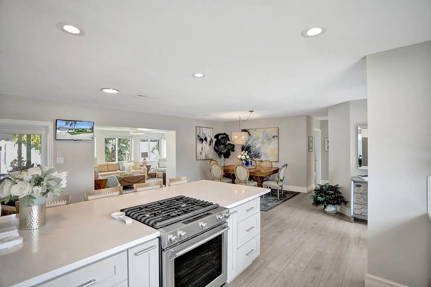 604 NE 25th Avenue