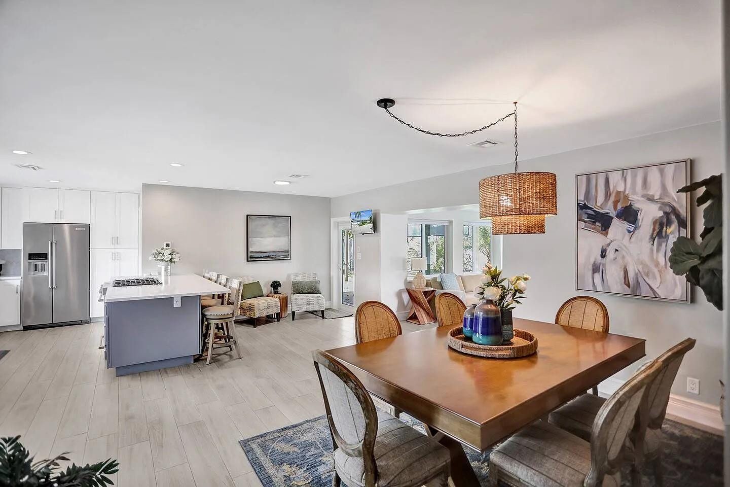 604 NE 25th Avenue