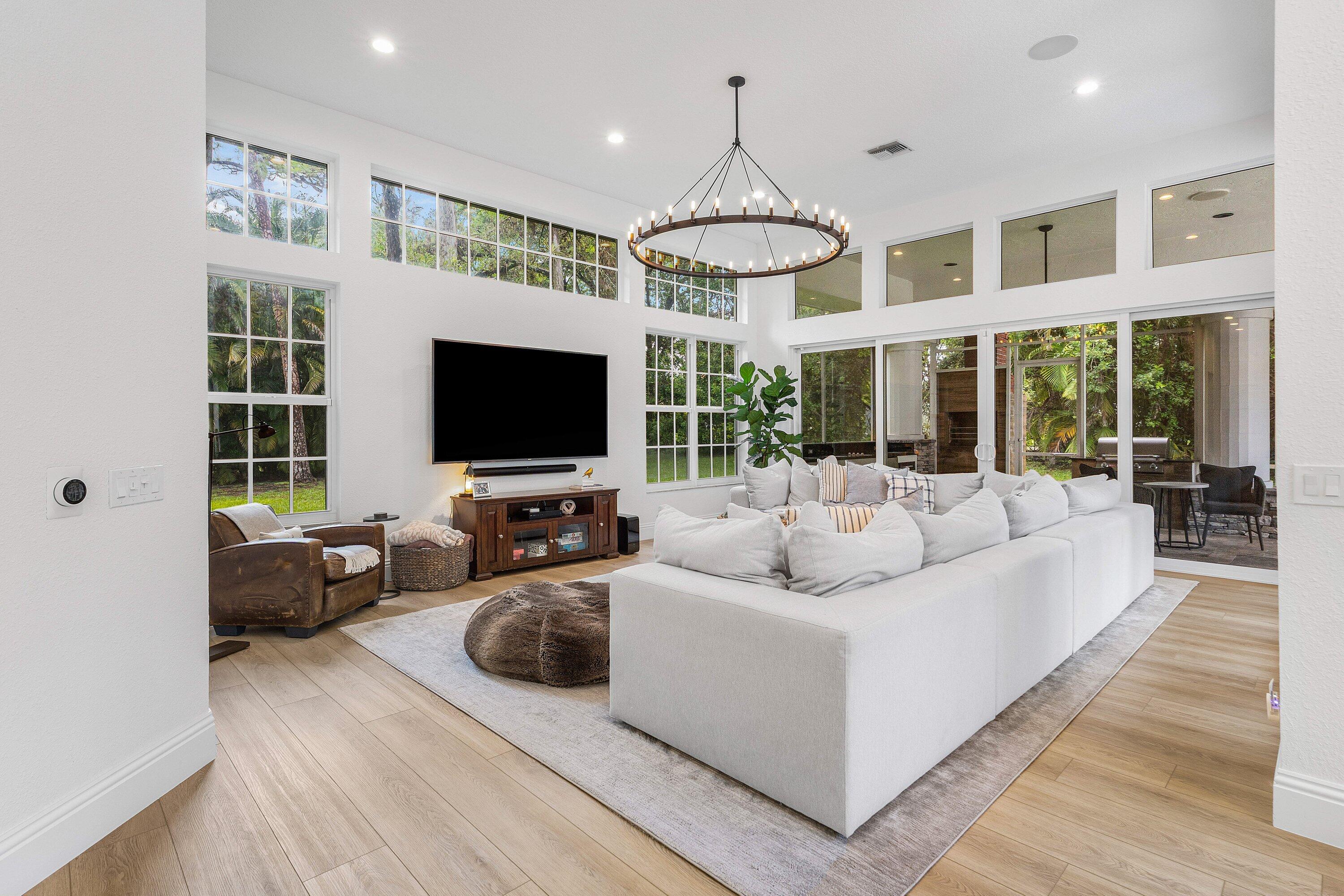 5980 NW 81st Terrace