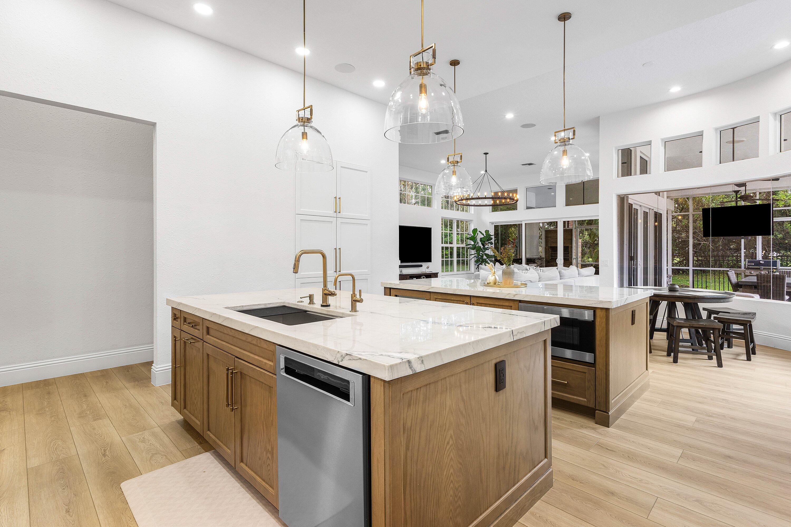 5980 NW 81st Terrace