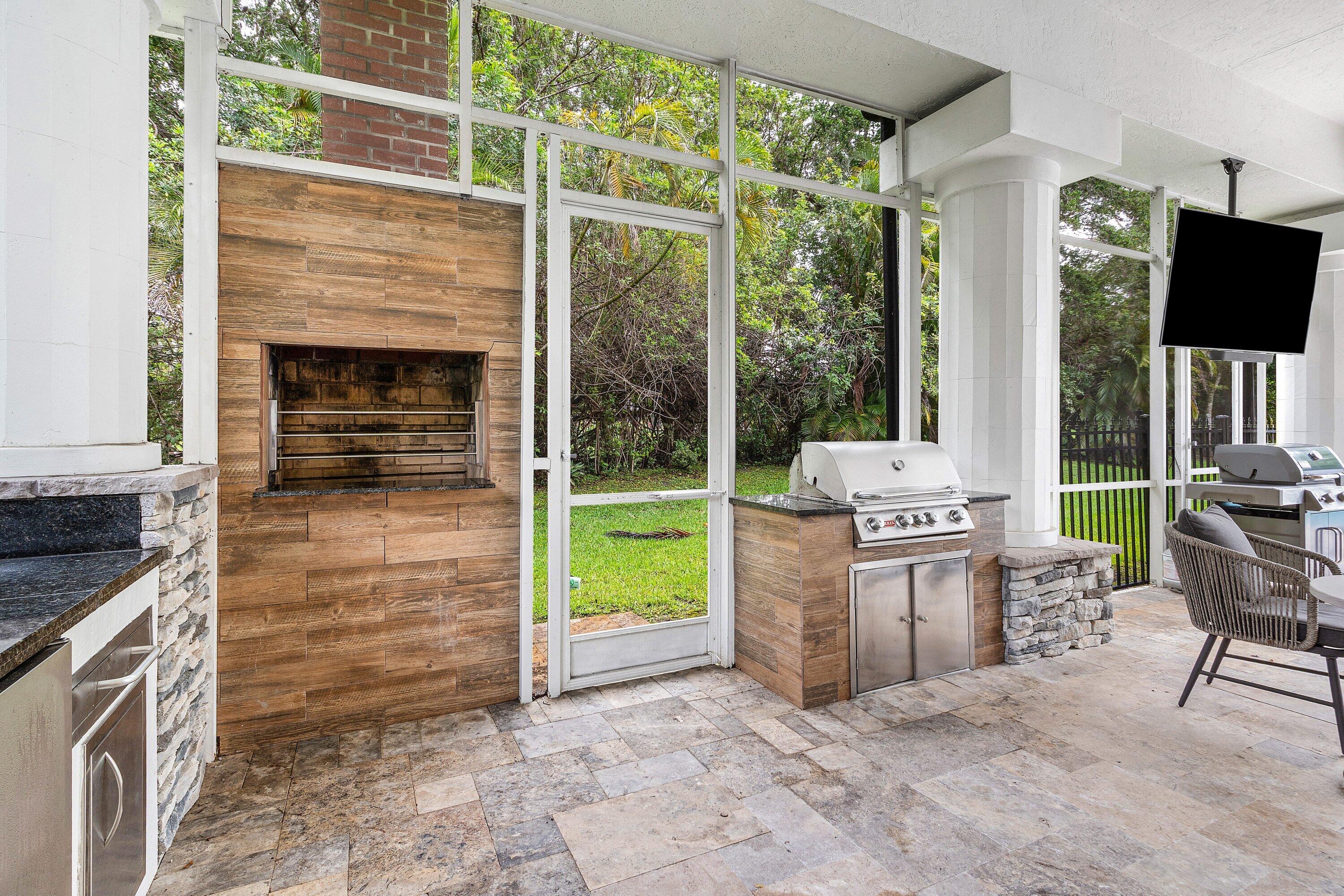 5980 NW 81st Terrace