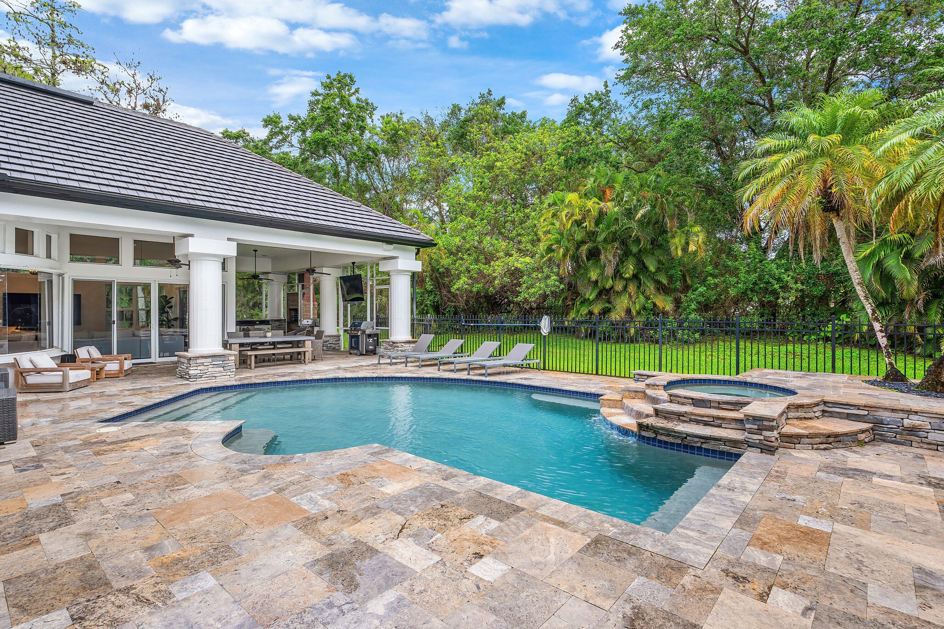 5980 NW 81st Terrace