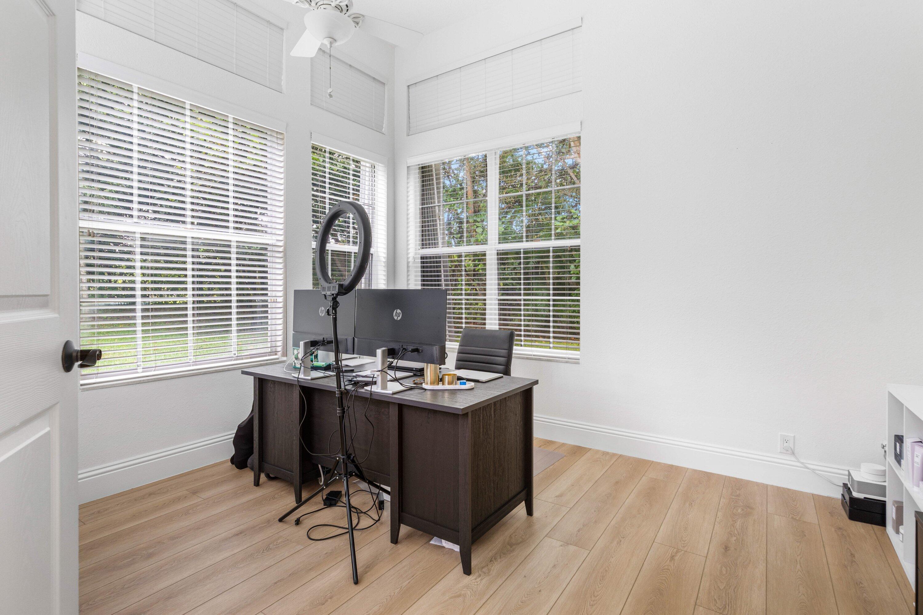 5980 NW 81st Terrace