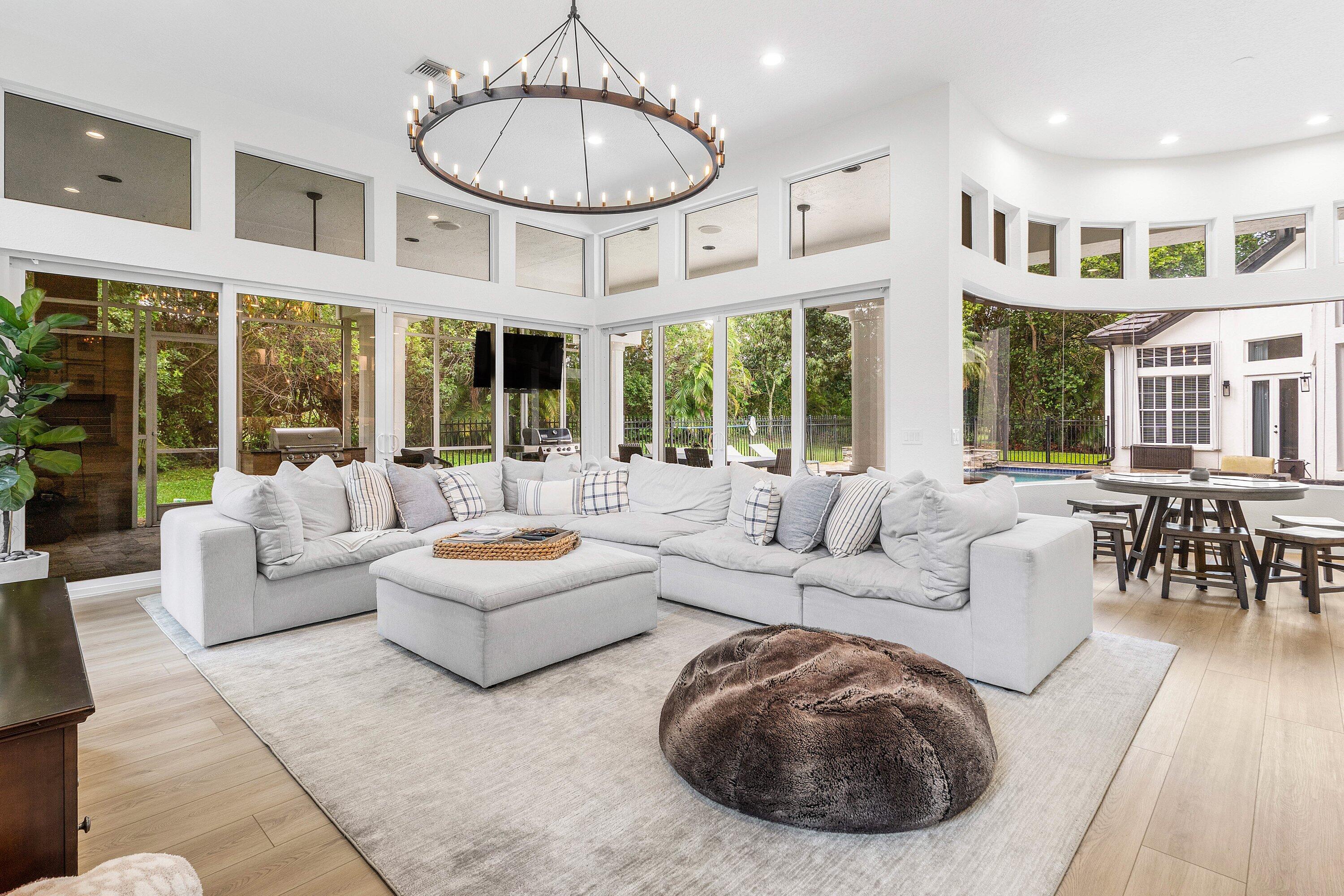 5980 NW 81st Terrace