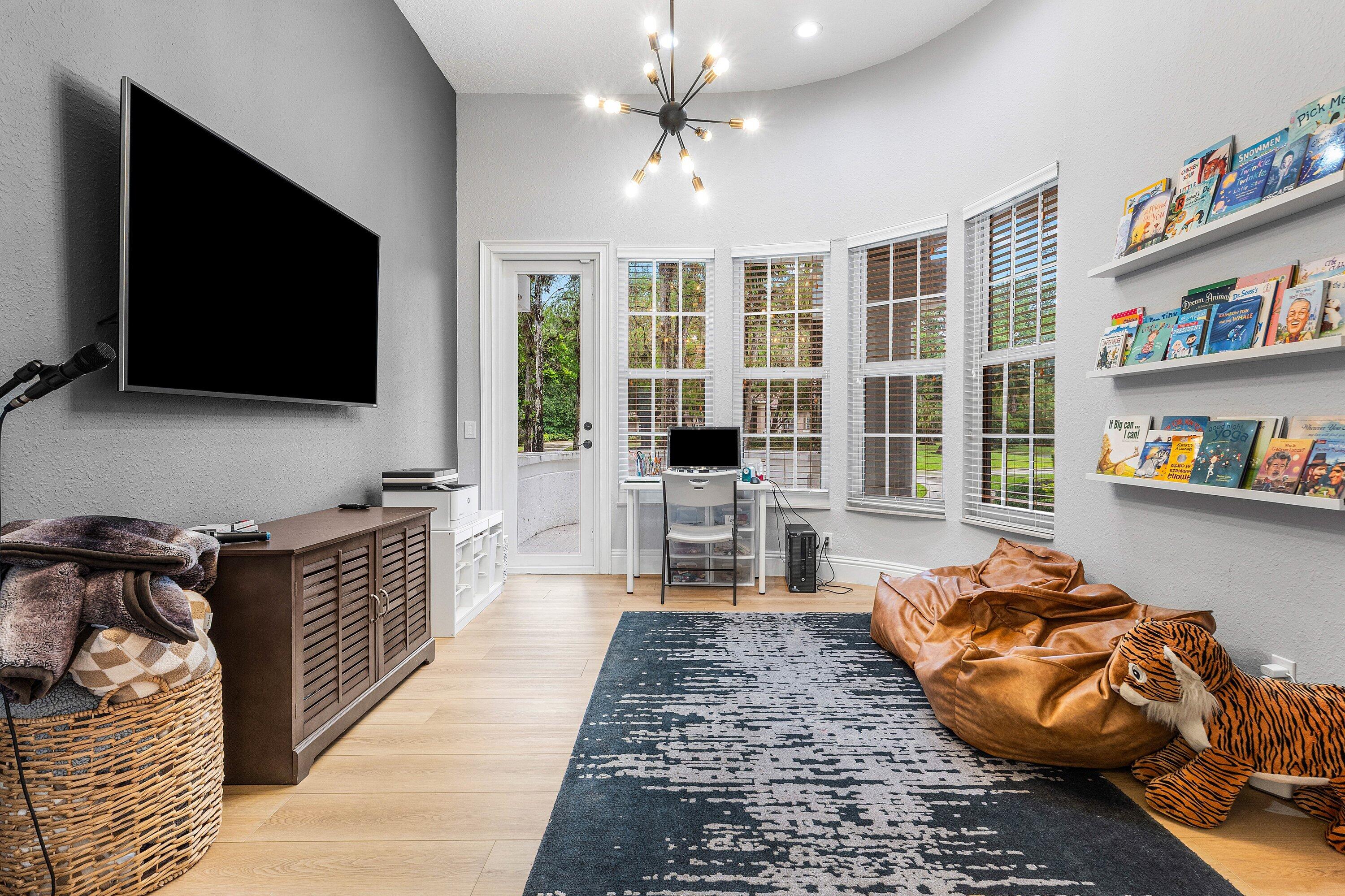 5980 NW 81st Terrace