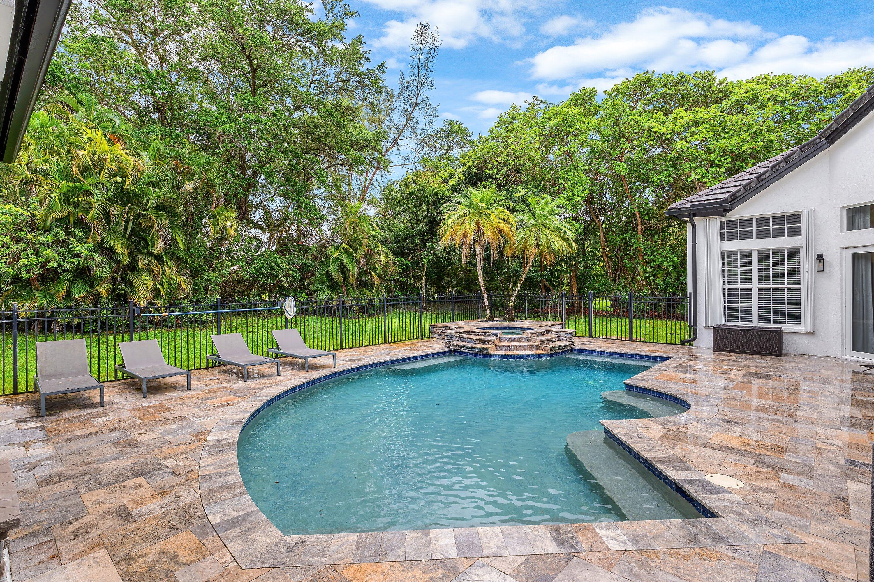 5980 NW 81st Terrace
