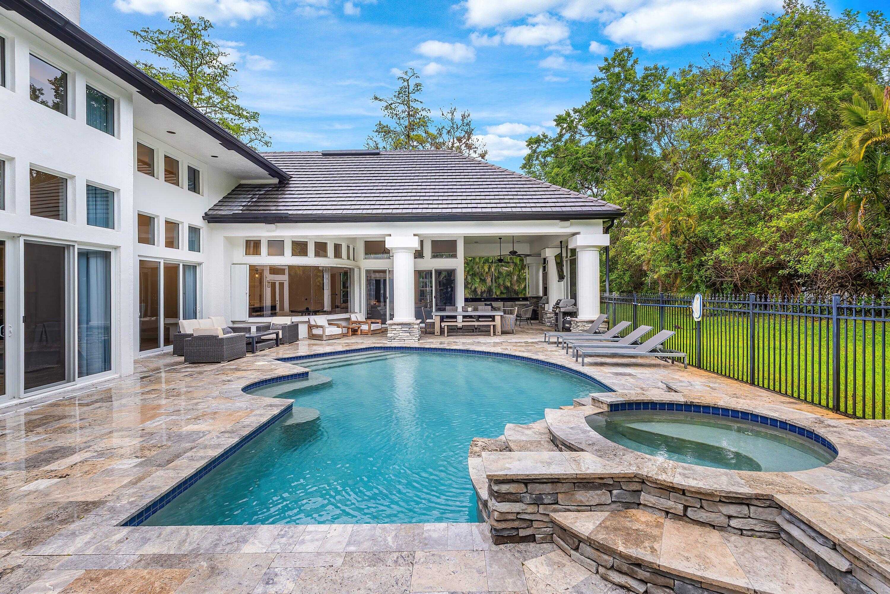 5980 NW 81st Terrace