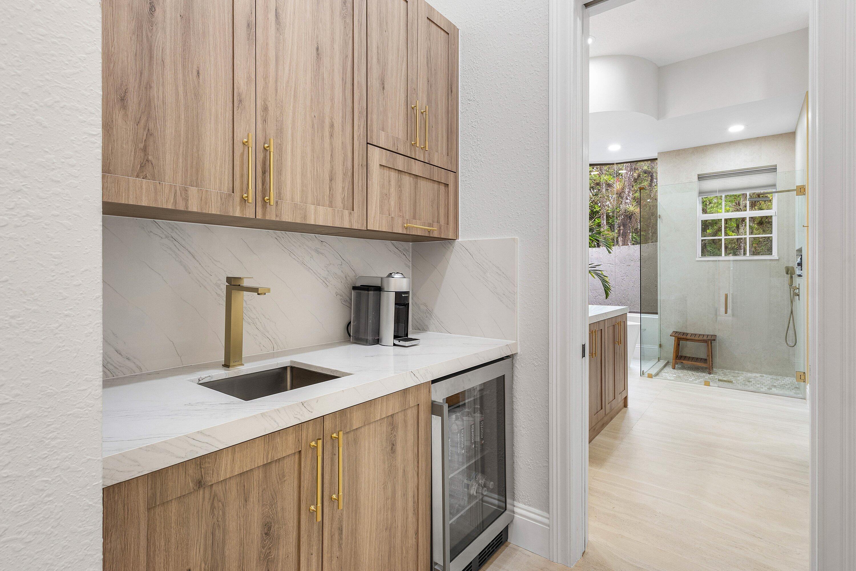 5980 NW 81st Terrace