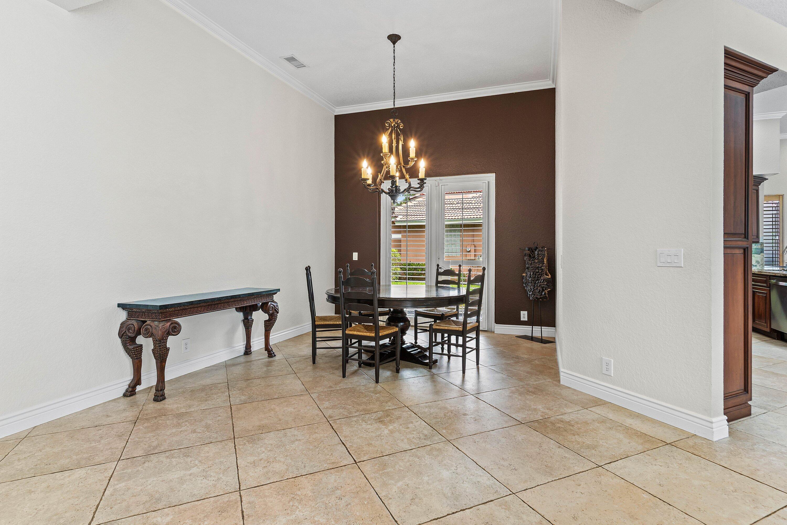 6867 NW 107th Terrace