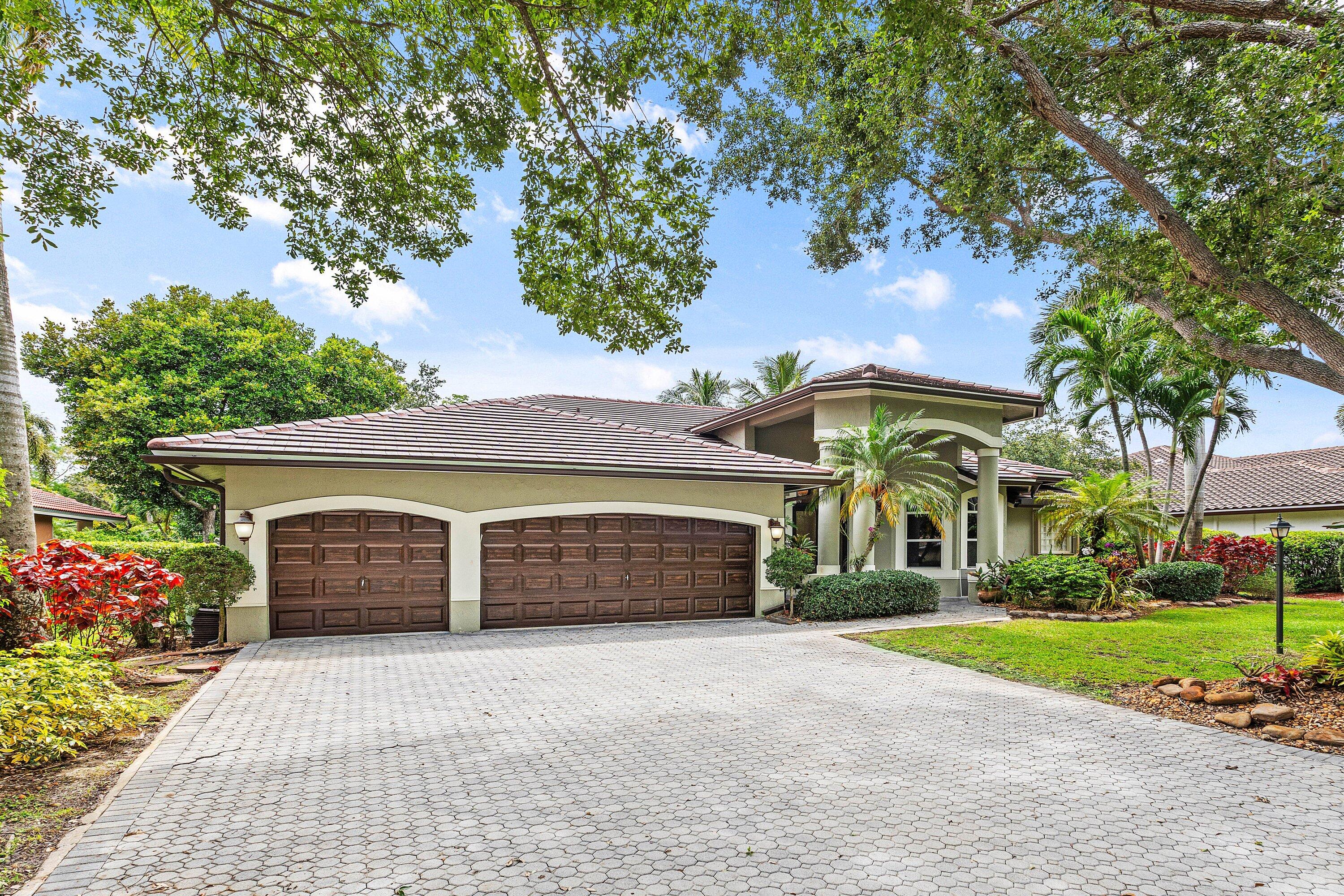 6867 NW 107th Terrace