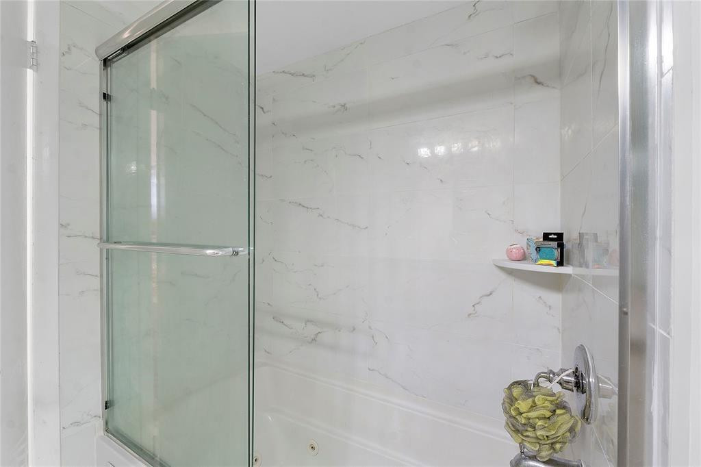 3100 NE 49th Street 807