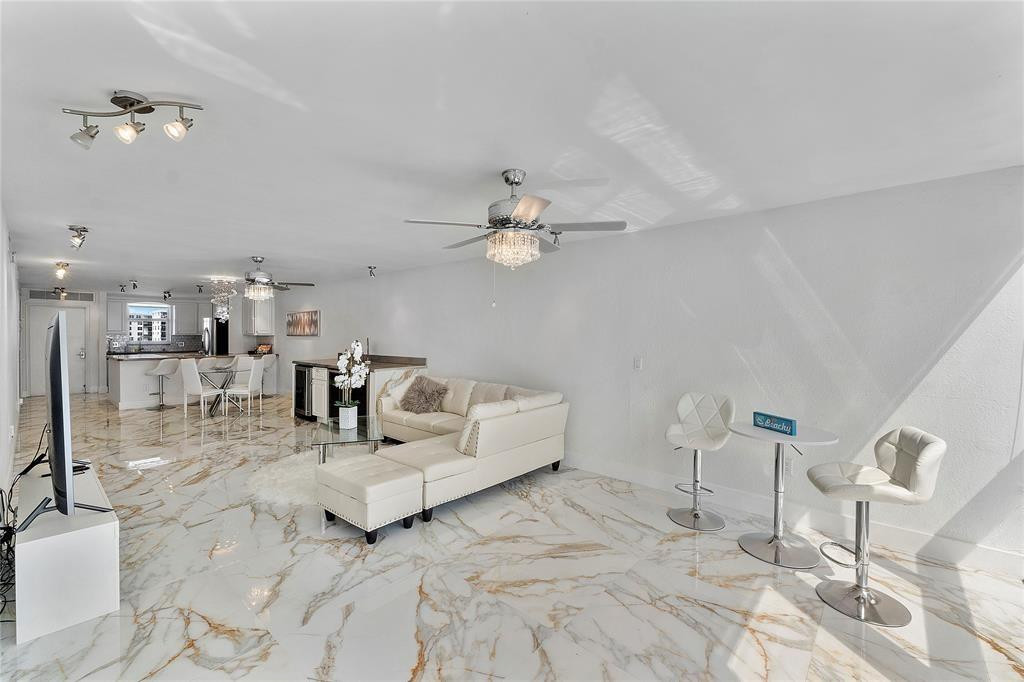 3100 NE 49th Street 807