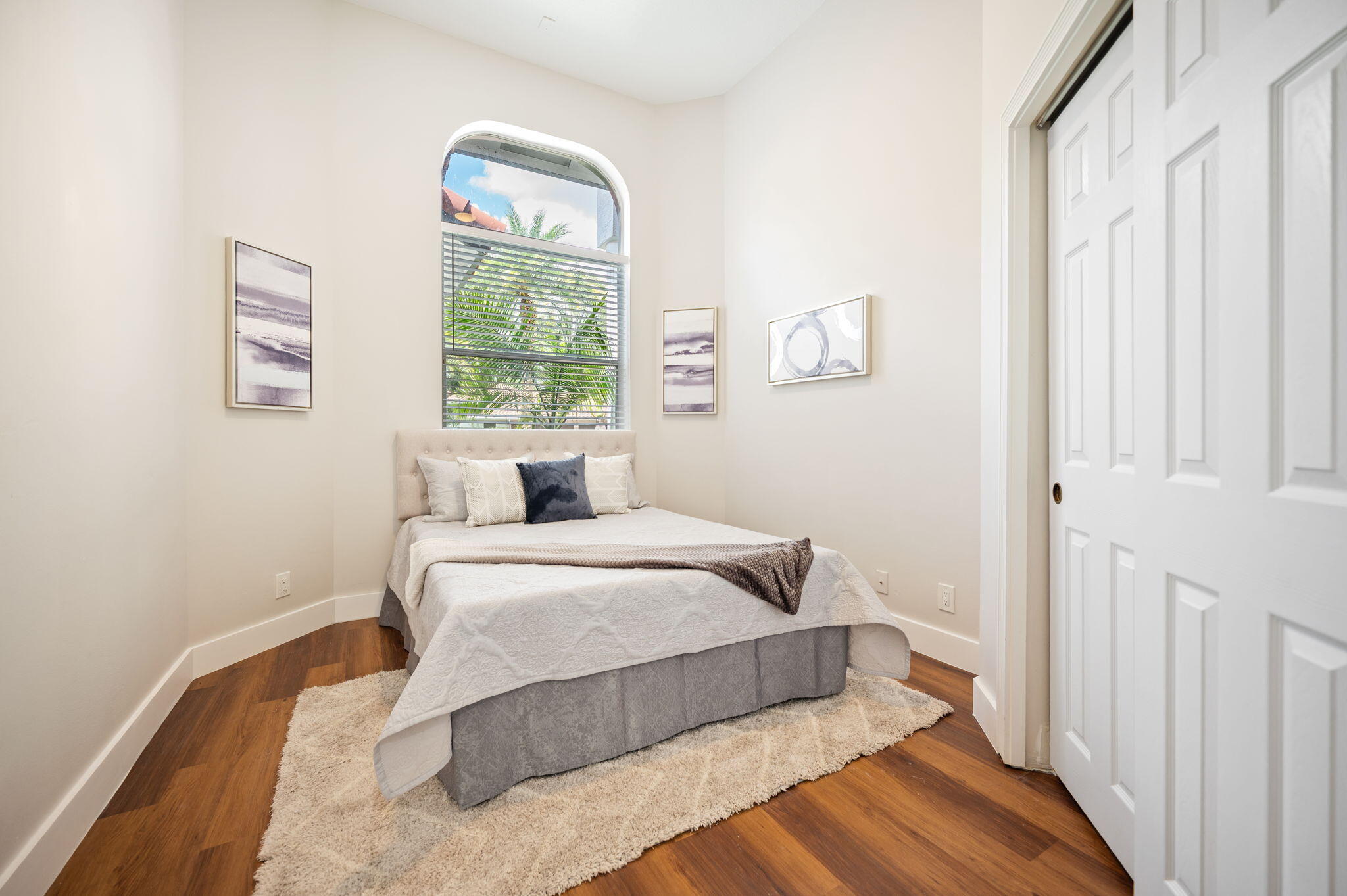 9923 NW 64th Court