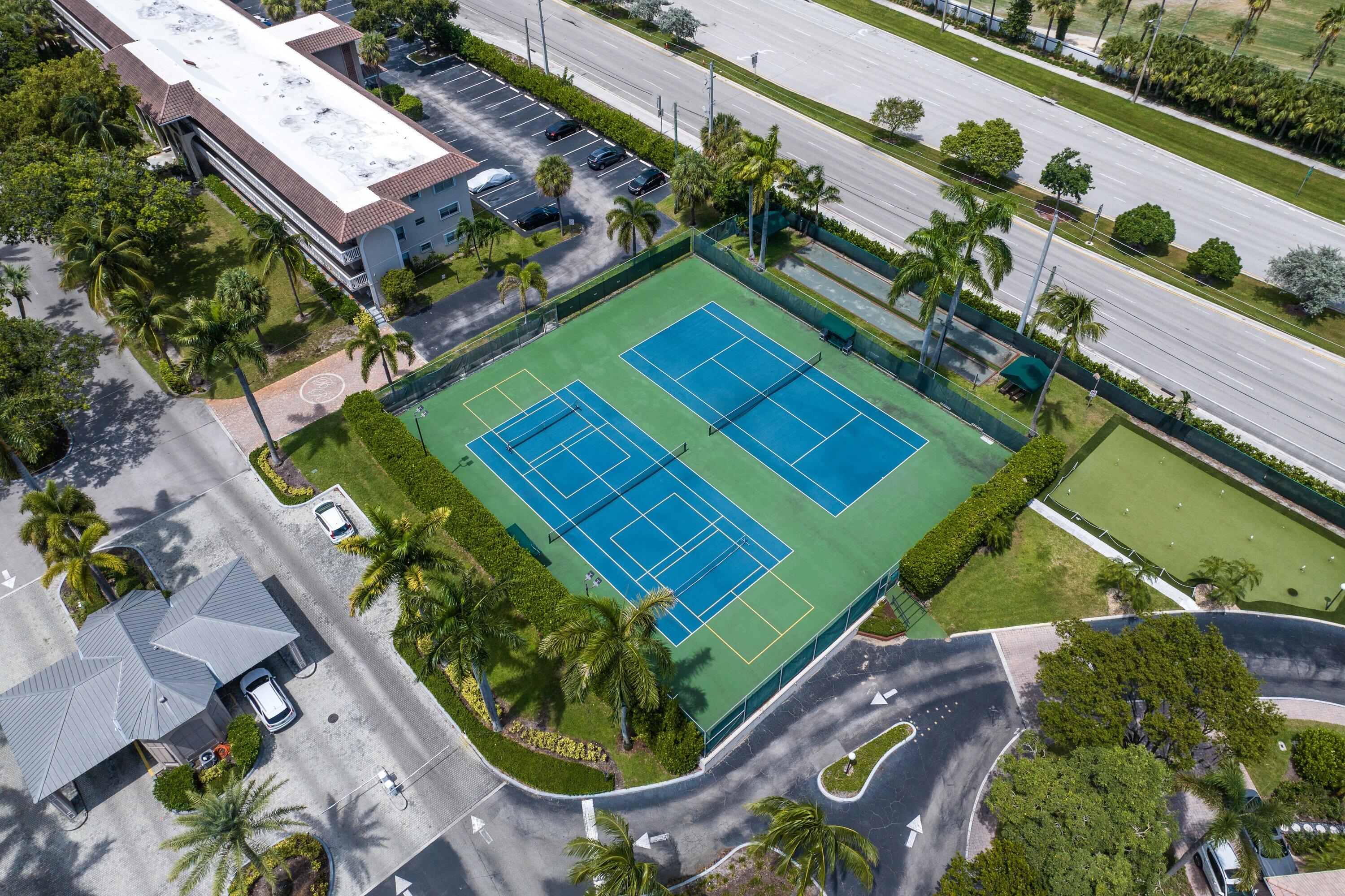 17 ROYAL PALM Way 6060