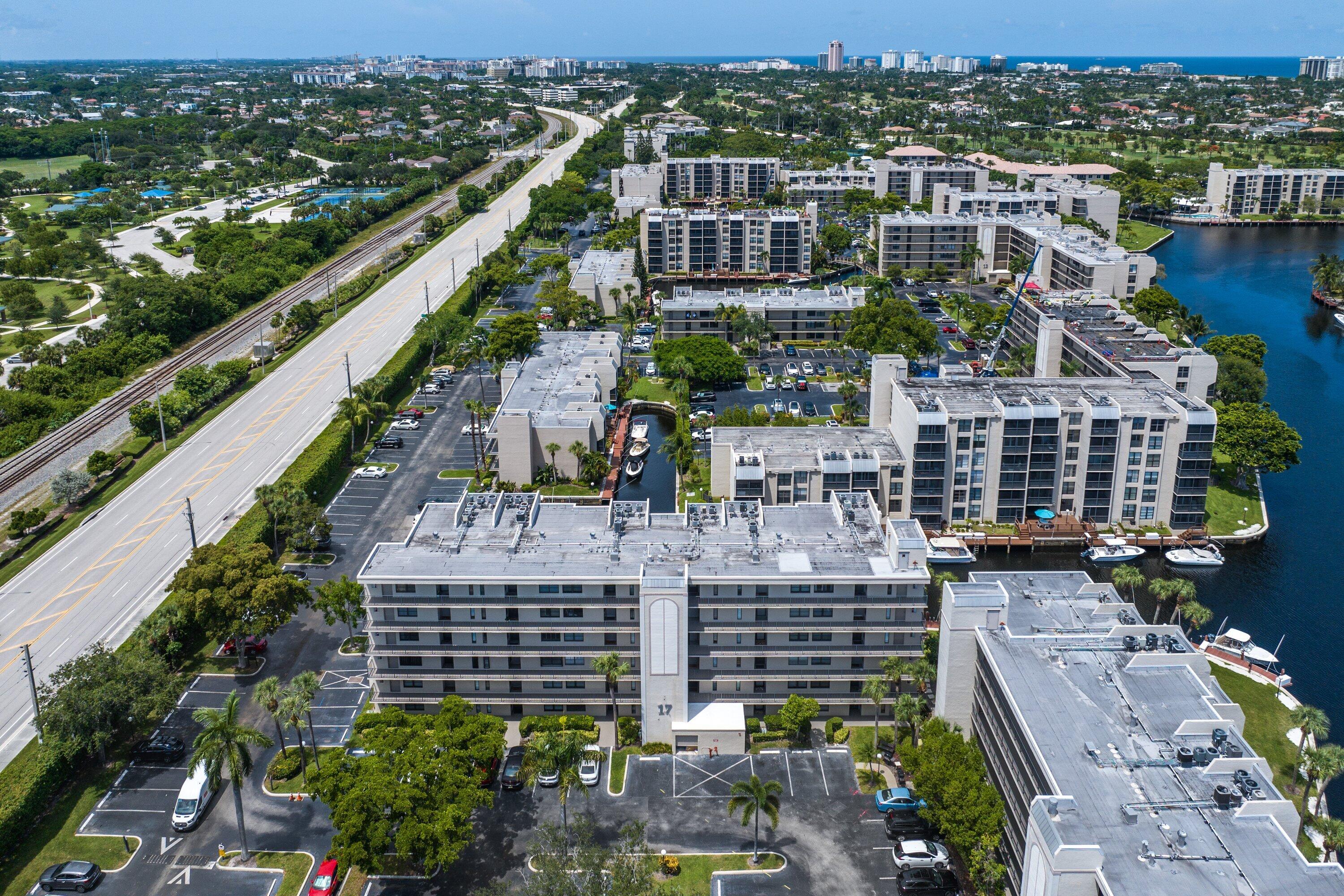 17 ROYAL PALM Way 6060