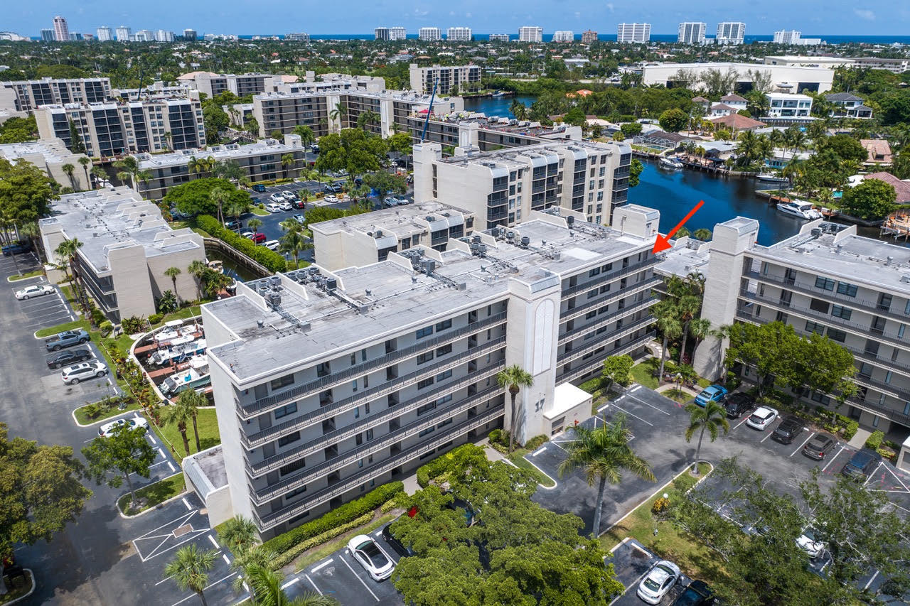 17 ROYAL PALM Way 6060