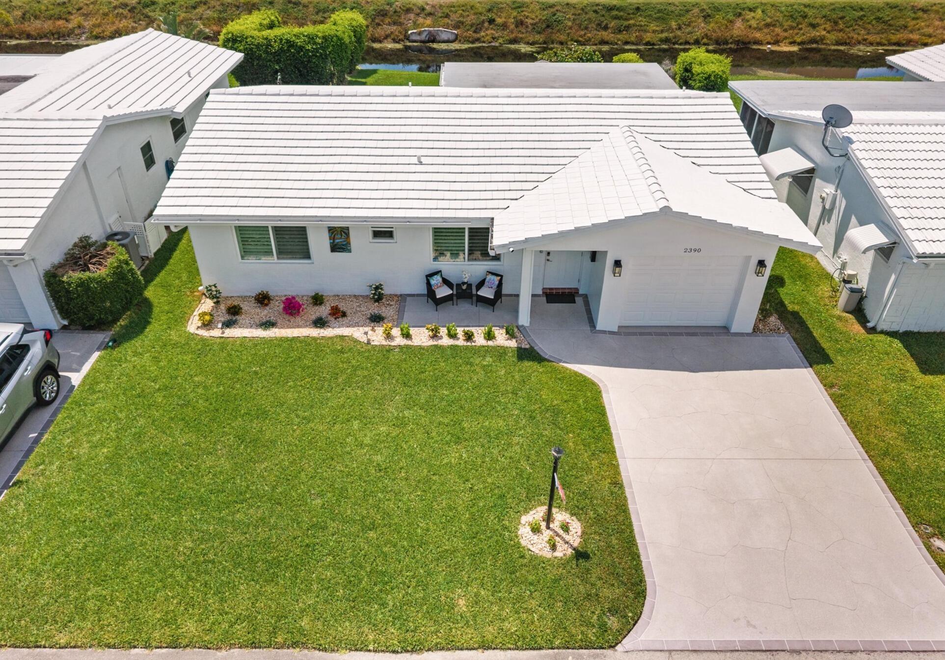 2390 SW 14th Avenue Boynton Beach Fl Us 33426 B26070763