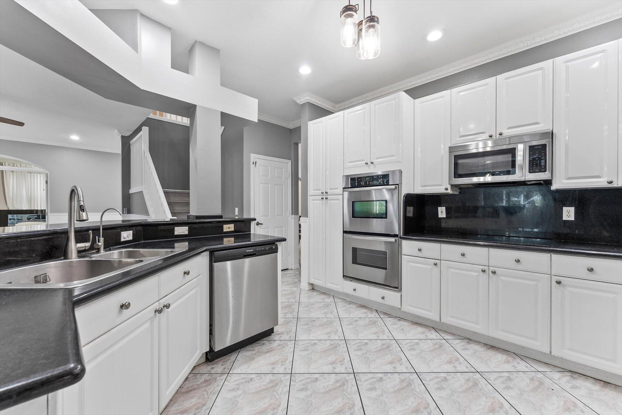 16363 SEGOVIA Circle S