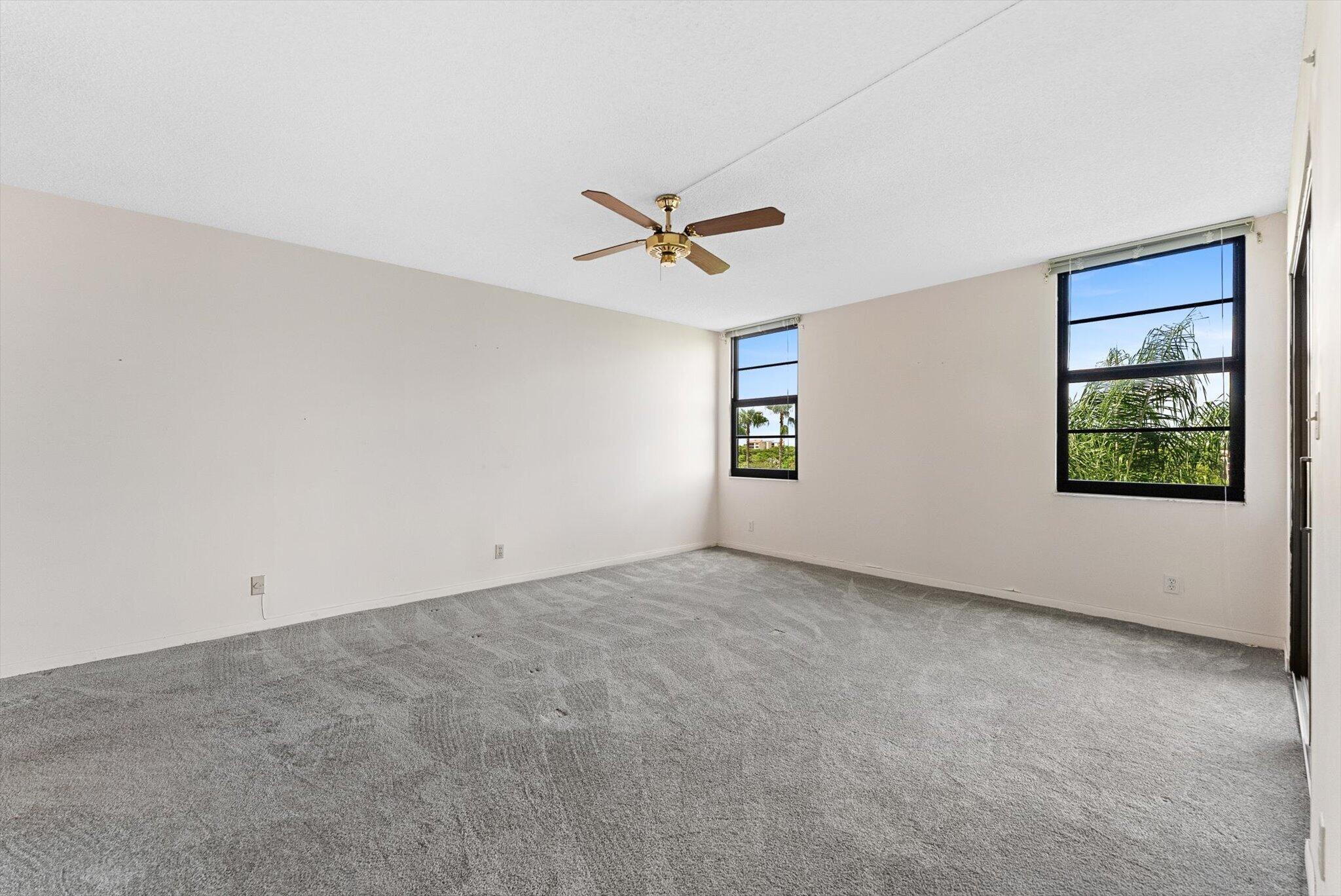 2112 S CYPRESS BEND Drive 607