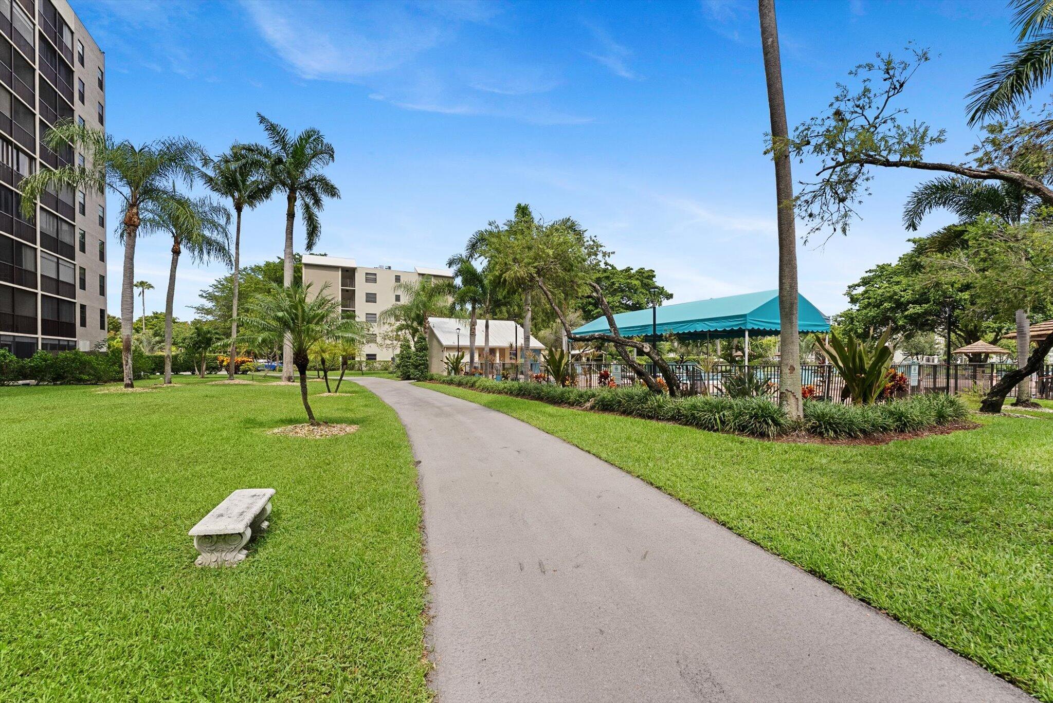 2112 S CYPRESS BEND Drive 607
