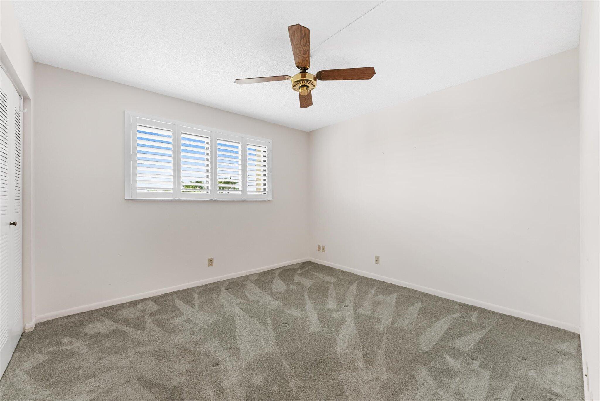 2112 S CYPRESS BEND Drive 607