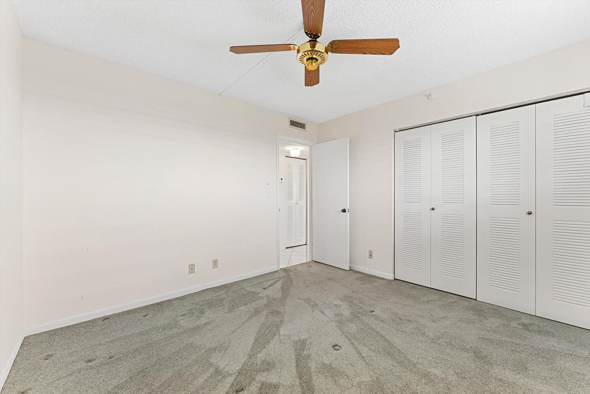 2112 S CYPRESS BEND Drive 607