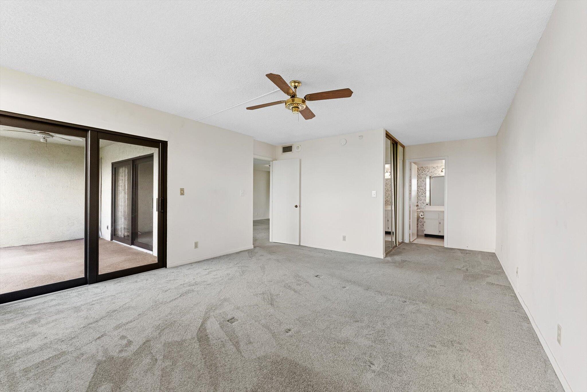 2112 S CYPRESS BEND Drive 607