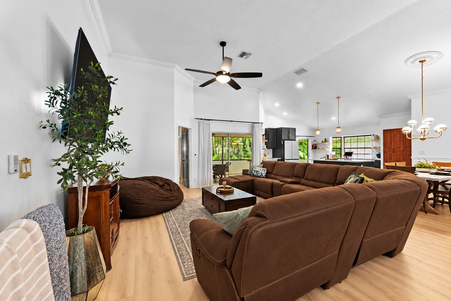 5309 Pine Circle