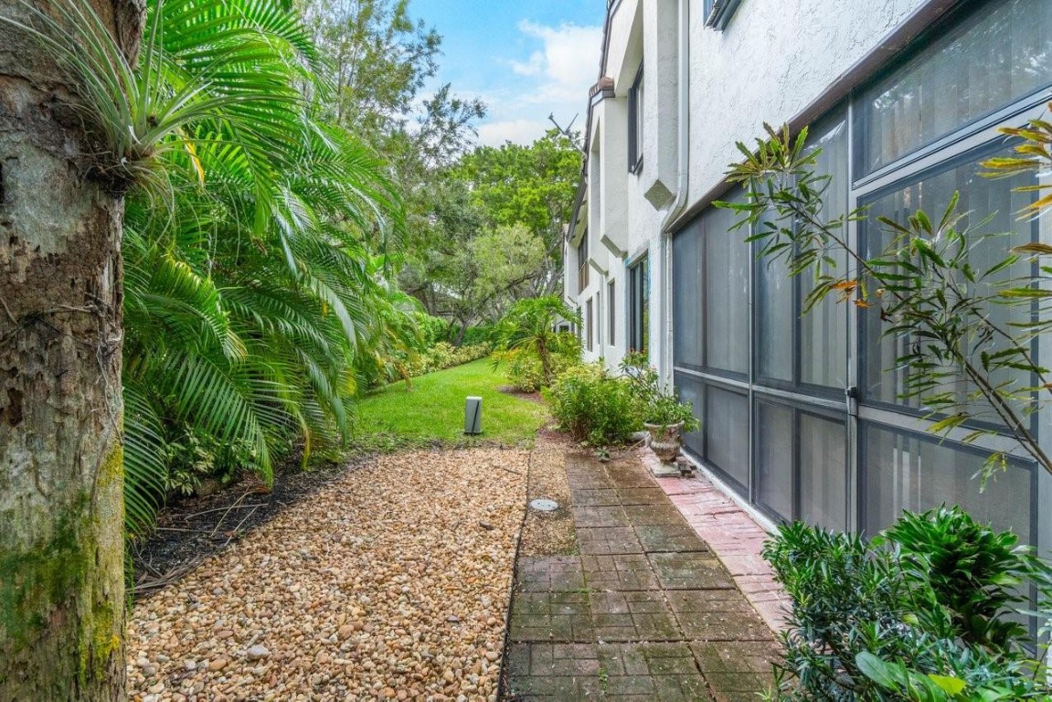 7525 NW 61st Ter 1701