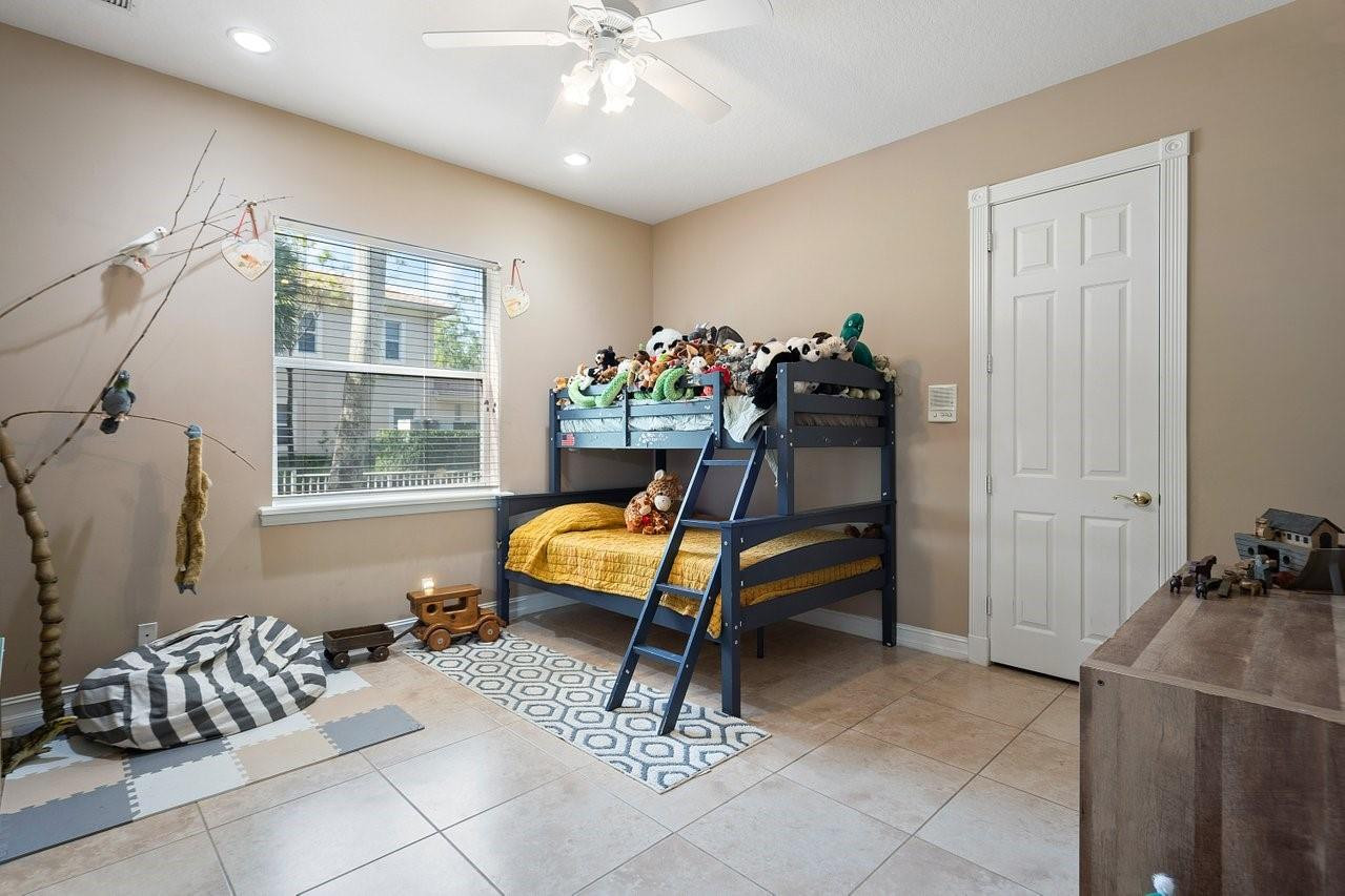 5833 NW 75th Way