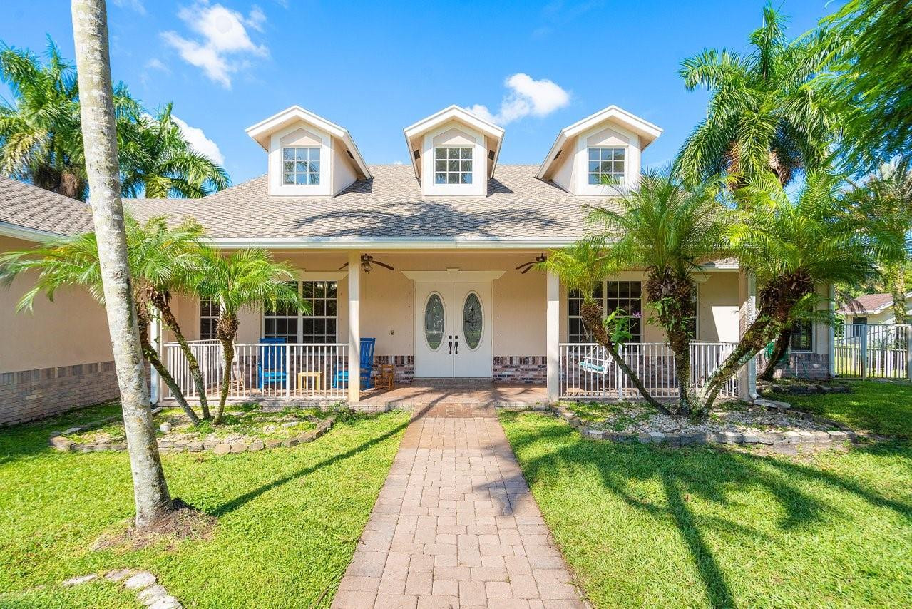 5833 NW 75th Way