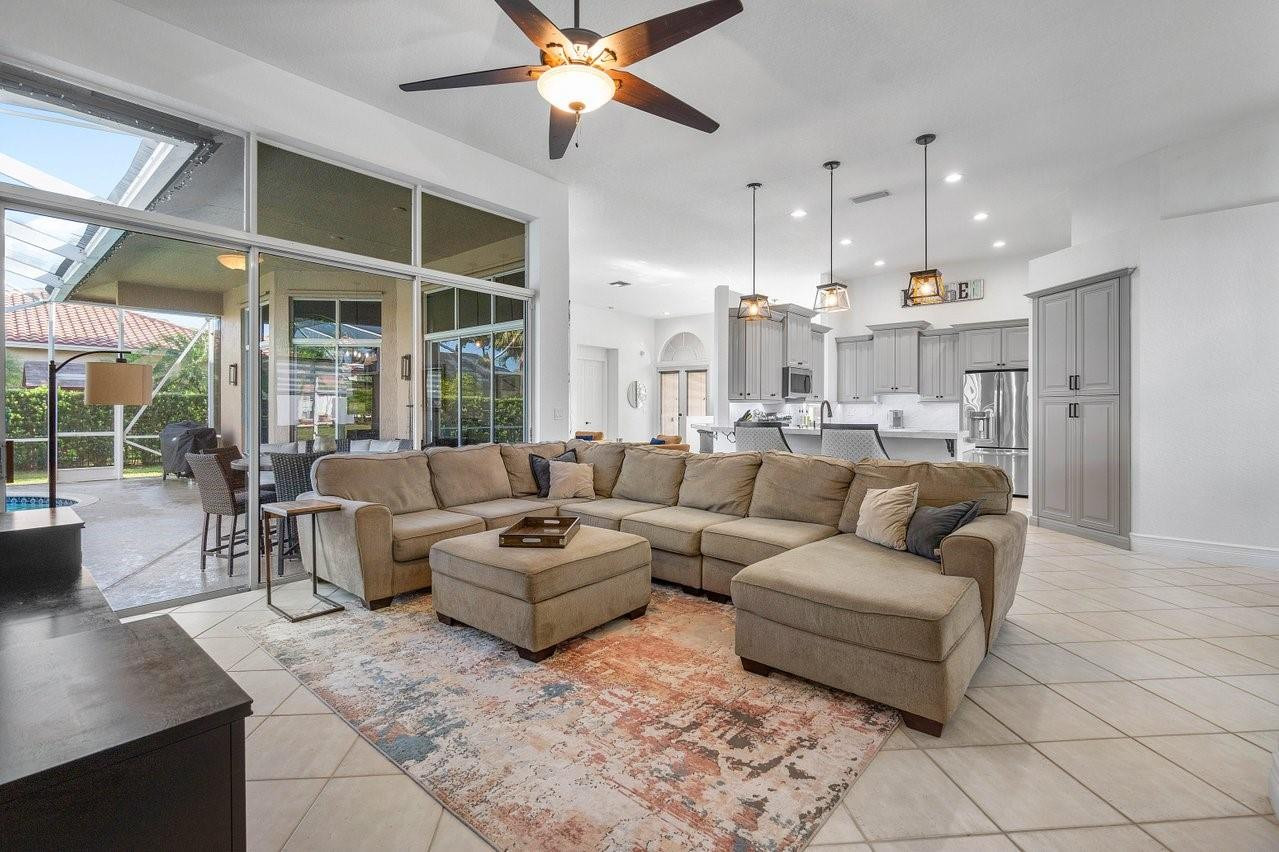 7057 NW 66th Ter