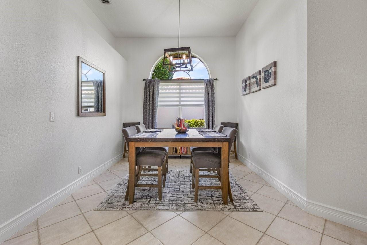 7057 NW 66th Ter