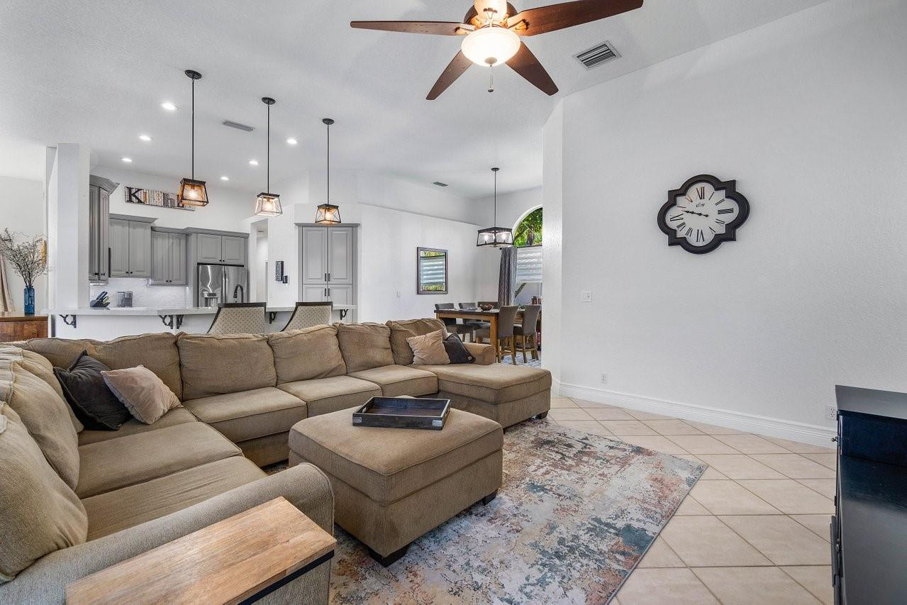 7057 NW 66th Ter