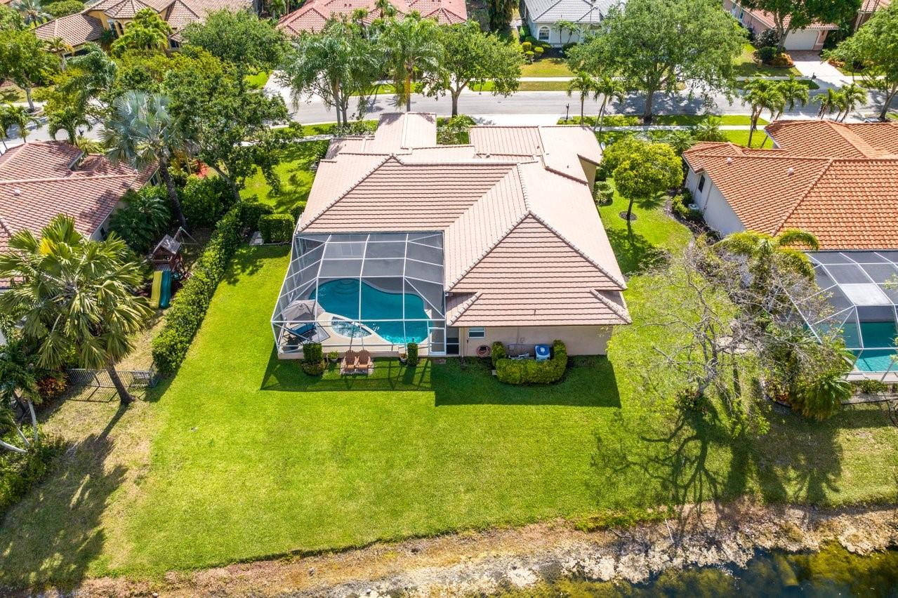 7057 NW 66th Ter