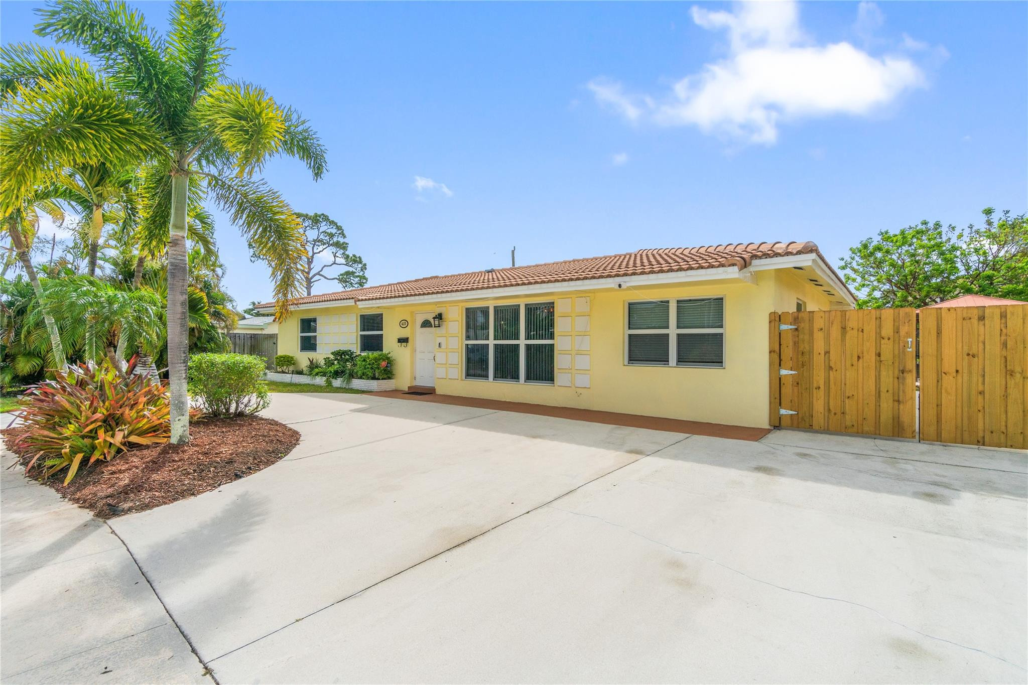 4430 NW 10th St