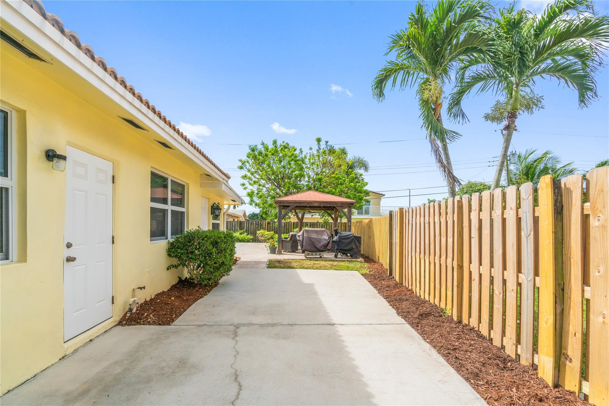 4430 NW 10th St